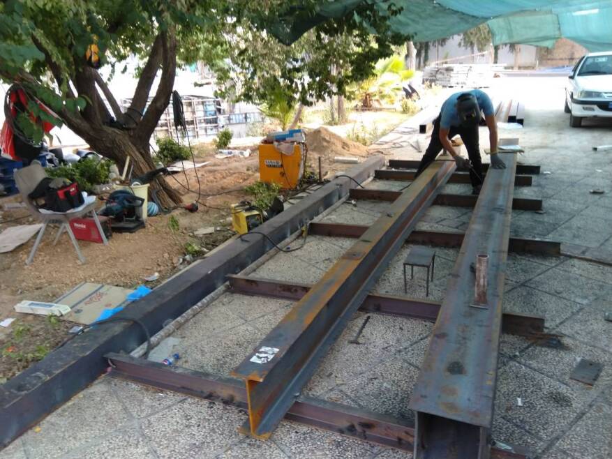 مونتاژ مقاطع ستور و پاگردها 